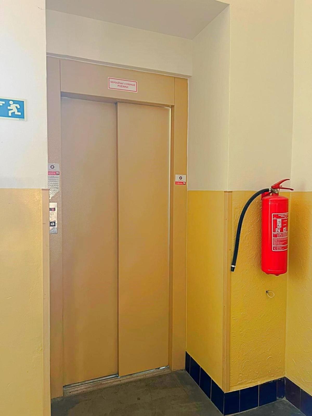 Mezonetovy Apartman V Centru 布拉格 外观 照片